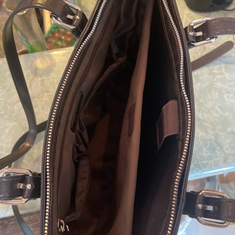 Elegant Brown Leather Tote Bag - Picture 6 of 6